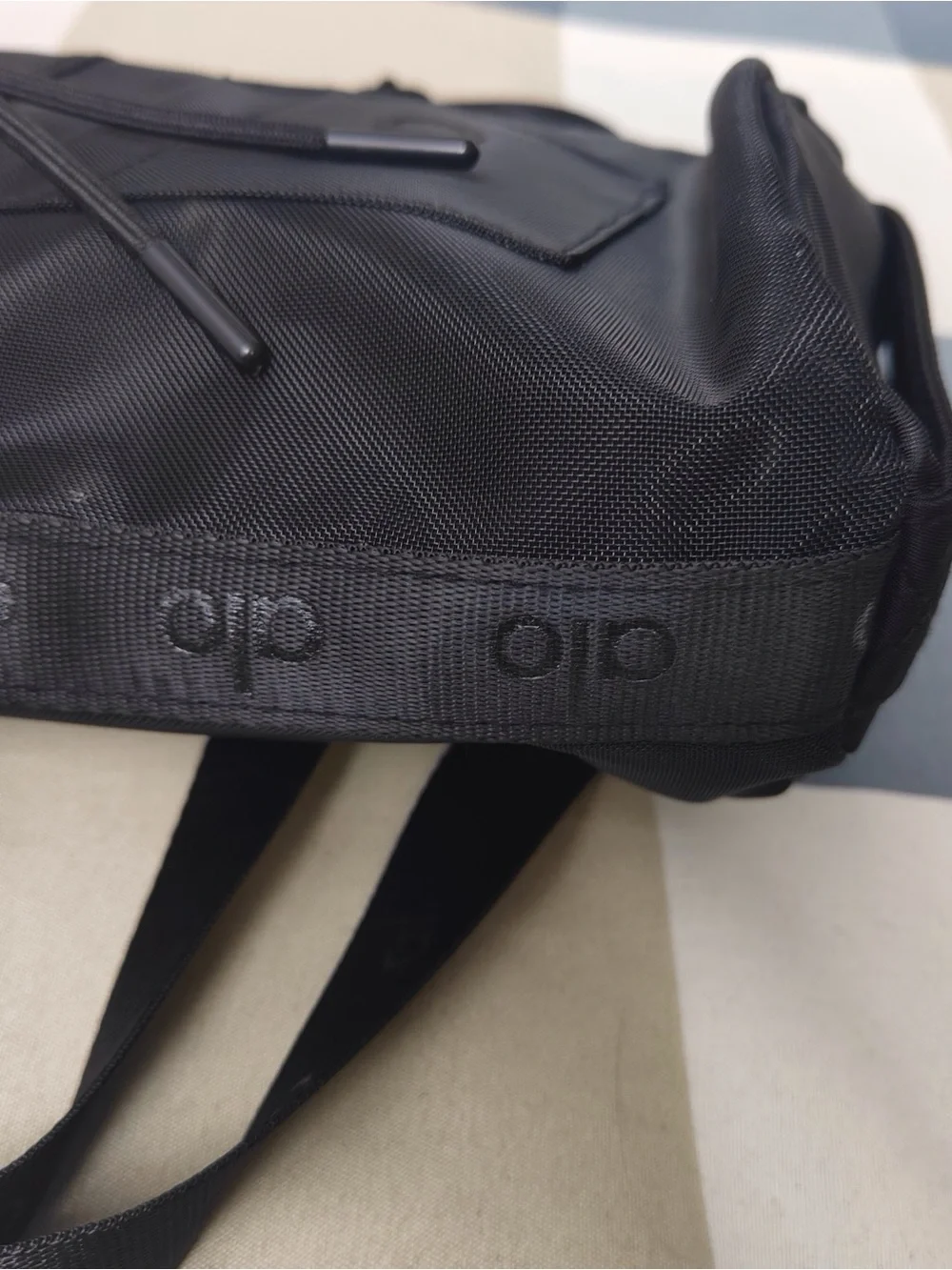 💝ALO Yoga Black Men's Messenger Mesh Crossbody Bag